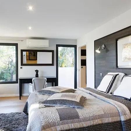 Luxueuse Vue Avec Piscine Golfe De St Tropez 14 Personnes Grimaud