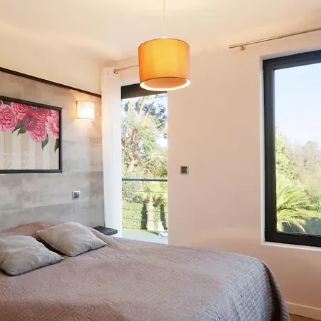 Villa Luxueuse Vue Avec Piscine Golfe De St Tropez 14 Personnes Grimaud