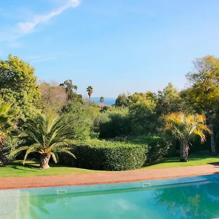 Luxueuse Vue Avec Piscine Golfe De St Tropez 14 Personnes Villa Grimaud