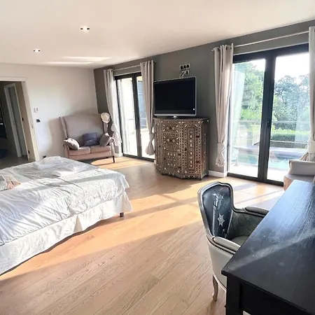 Villa Luxueuse Vue Avec Piscine Golfe De St Tropez 14 Personnes
