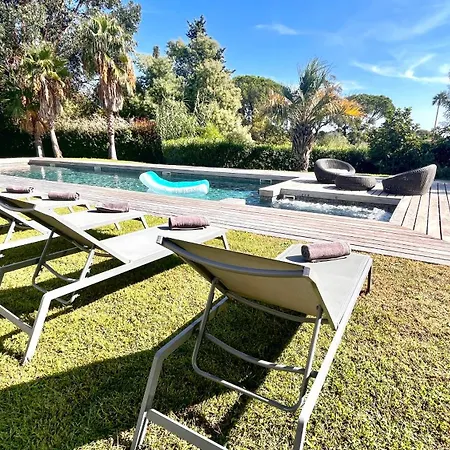 Luxueuse Vue Avec Piscine Golfe De St Tropez 14 Personnes