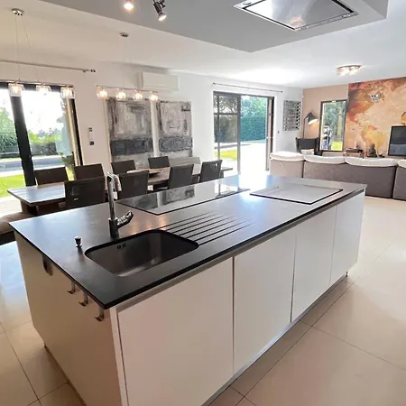 Luxueuse Vue Avec Piscine Golfe De St Tropez 14 Personnes Villa Grimaud