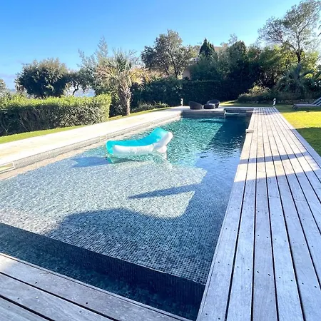 Luxueuse Vue Avec Piscine Golfe De St Tropez 14 Personnes Villa