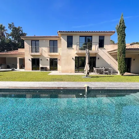 Luxueuse Vue Avec Piscine Golfe De St Tropez 14 Personnes Grimaud