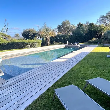 Luxueuse Vue Avec Piscine Golfe De St Tropez 14 Personnes Villa Grimaud
